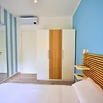 Tigullio Nest Apartman *